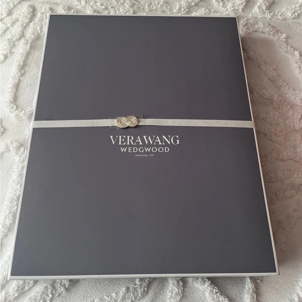 Vera Wang Wedgwood Infinity 8x10 Silver and Gold Frame